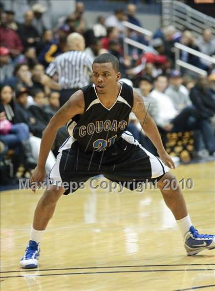 Thumbnail 2 in Salesian vs. Newark Memorial photogallery.
