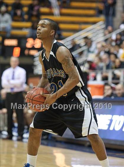 Thumbnail 2 in Salesian vs. Newark Memorial photogallery.