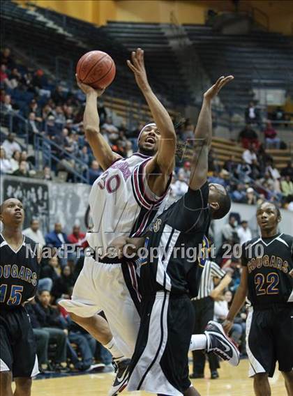 Thumbnail 2 in Salesian vs. Newark Memorial photogallery.
