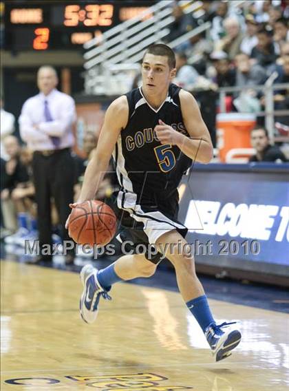 Thumbnail 2 in Salesian vs. Newark Memorial photogallery.