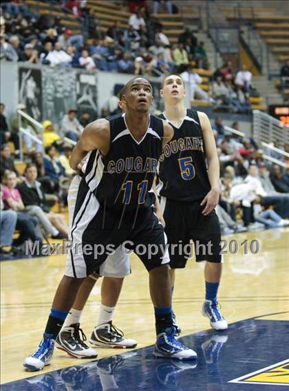 Thumbnail 3 in Salesian vs. Newark Memorial photogallery.