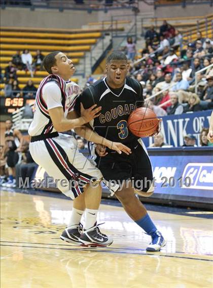 Thumbnail 3 in Salesian vs. Newark Memorial photogallery.
