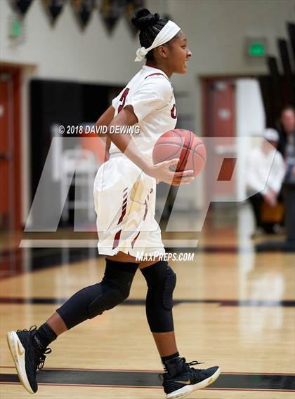 Thumbnail 2 in Oaks Christian vs.Oak Park photogallery.
