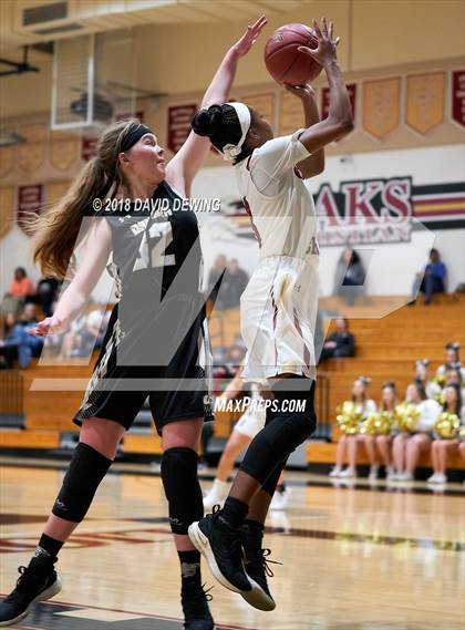 Thumbnail 1 in Oaks Christian vs.Oak Park photogallery.