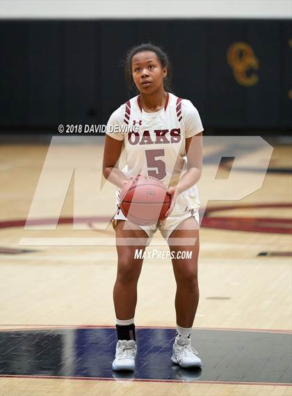 Thumbnail 2 in Oaks Christian vs.Oak Park photogallery.