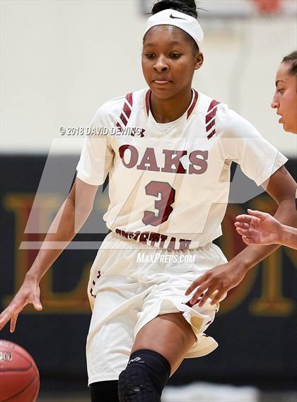Thumbnail 3 in Oaks Christian vs.Oak Park photogallery.