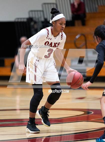 Thumbnail 3 in Oaks Christian vs.Oak Park photogallery.