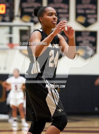 Thumbnail 1 in Oaks Christian vs.Oak Park photogallery.