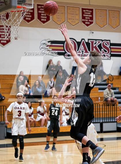 Thumbnail 1 in Oaks Christian vs.Oak Park photogallery.