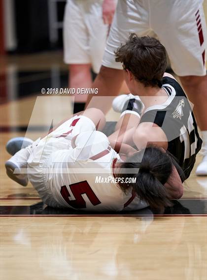 Thumbnail 3 in Oaks Christian vs.Oak Park photogallery.