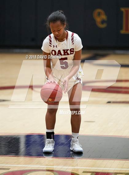 Thumbnail 1 in Oaks Christian vs.Oak Park photogallery.