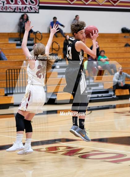 Thumbnail 3 in Oaks Christian vs.Oak Park photogallery.