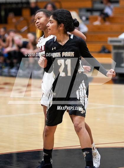 Thumbnail 3 in Oaks Christian vs.Oak Park photogallery.