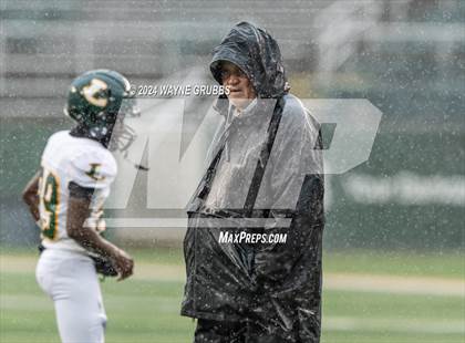 Thumbnail 2 in Longview vs. DeSoto (UIL 6A DII Regional Final) photogallery.