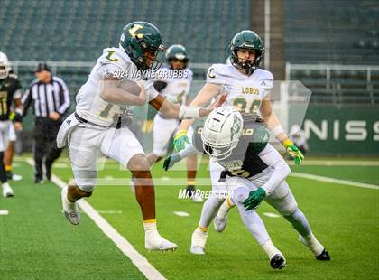 Thumbnail 2 in Longview vs. DeSoto (UIL 6A DII Regional Final) photogallery.
