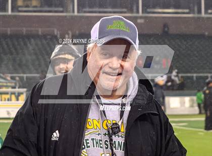 Thumbnail 3 in Longview vs. DeSoto (UIL 6A DII Regional Final) photogallery.