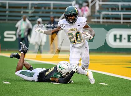 Thumbnail 1 in Longview vs. DeSoto (UIL 6A DII Regional Final) photogallery.