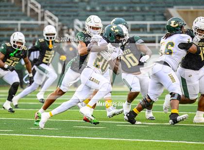 Thumbnail 1 in Longview vs. DeSoto (UIL 6A DII Regional Final) photogallery.