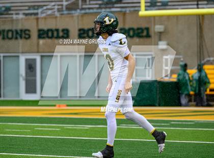 Thumbnail 3 in Longview vs. DeSoto (UIL 6A DII Regional Final) photogallery.
