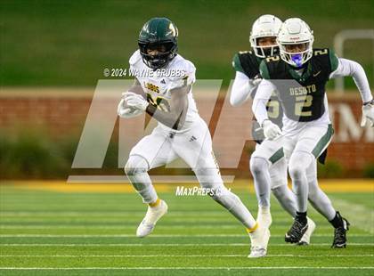 Thumbnail 1 in Longview vs. DeSoto (UIL 6A DII Regional Final) photogallery.