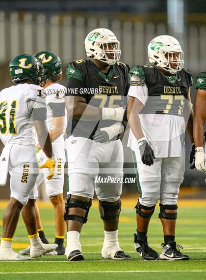 Thumbnail 2 in Longview vs. DeSoto (UIL 6A DII Regional Final) photogallery.