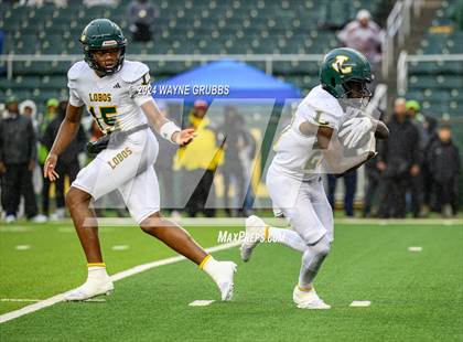 Thumbnail 1 in Longview vs. DeSoto (UIL 6A DII Regional Final) photogallery.