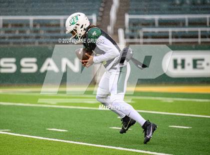 Thumbnail 3 in Longview vs. DeSoto (UIL 6A DII Regional Final) photogallery.