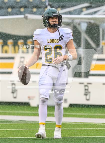 Thumbnail 1 in Longview vs. DeSoto (UIL 6A DII Regional Final) photogallery.