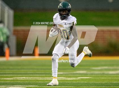 Thumbnail 2 in Longview vs. DeSoto (UIL 6A DII Regional Final) photogallery.