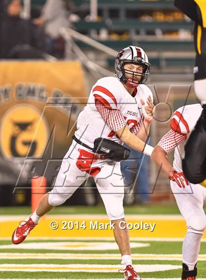 Thumbnail 3 in Garland vs. Belton (UIL 6A Bi-District Playoff) photogallery.