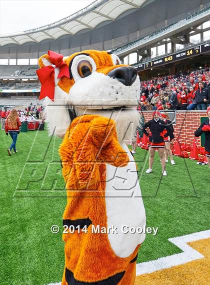 Thumbnail 2 in Garland vs. Belton (UIL 6A Bi-District Playoff) photogallery.
