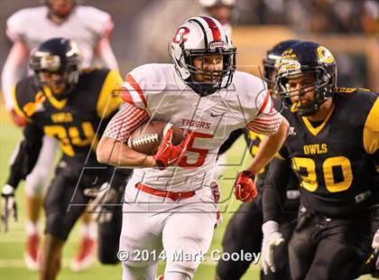 Thumbnail 3 in Garland vs. Belton (UIL 6A Bi-District Playoff) photogallery.