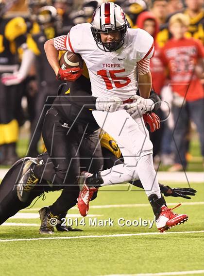 Thumbnail 1 in Garland vs. Belton (UIL 6A Bi-District Playoff) photogallery.