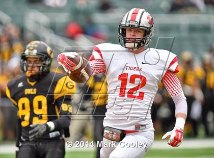 Thumbnail 3 in Garland vs. Belton (UIL 6A Bi-District Playoff) photogallery.