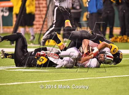 Thumbnail 3 in Garland vs. Belton (UIL 6A Bi-District Playoff) photogallery.
