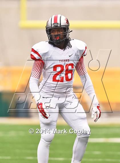 Thumbnail 2 in Garland vs. Belton (UIL 6A Bi-District Playoff) photogallery.