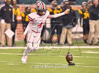 Thumbnail 1 in Garland vs. Belton (UIL 6A Bi-District Playoff) photogallery.
