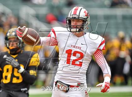 Thumbnail 1 in Garland vs. Belton (UIL 6A Bi-District Playoff) photogallery.