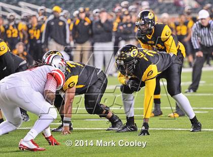 Thumbnail 3 in Garland vs. Belton (UIL 6A Bi-District Playoff) photogallery.