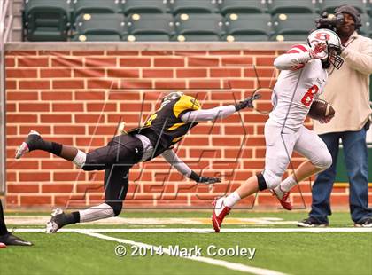 Thumbnail 1 in Garland vs. Belton (UIL 6A Bi-District Playoff) photogallery.