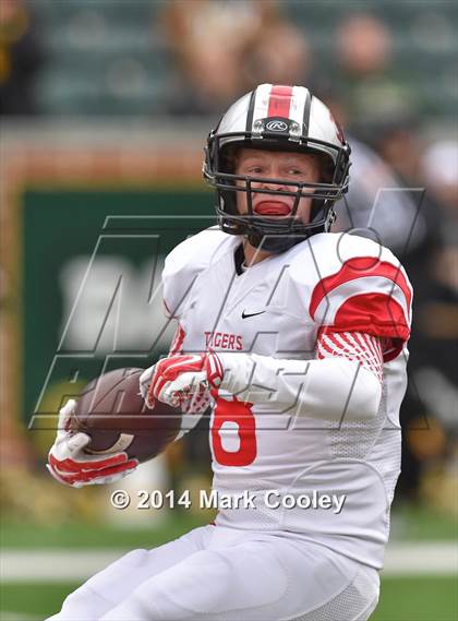 Thumbnail 3 in Garland vs. Belton (UIL 6A Bi-District Playoff) photogallery.