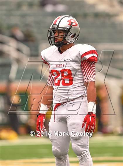 Thumbnail 2 in Garland vs. Belton (UIL 6A Bi-District Playoff) photogallery.
