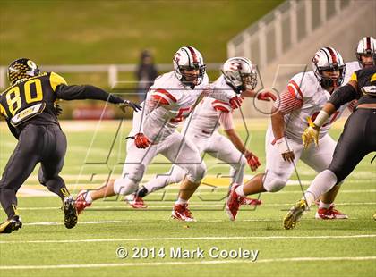 Thumbnail 2 in Garland vs. Belton (UIL 6A Bi-District Playoff) photogallery.