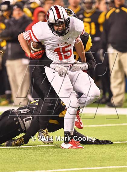 Thumbnail 2 in Garland vs. Belton (UIL 6A Bi-District Playoff) photogallery.