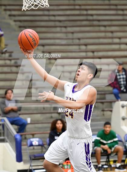 Thumbnail 3 in Brackenridge Vs Southwest (SAISD Invitational) photogallery.