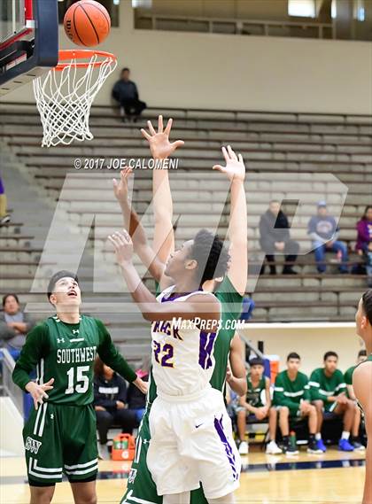 Thumbnail 3 in Brackenridge Vs Southwest (SAISD Invitational) photogallery.