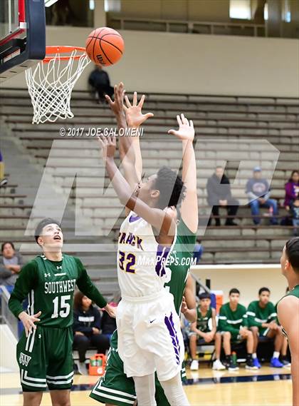 Thumbnail 2 in Brackenridge Vs Southwest (SAISD Invitational) photogallery.