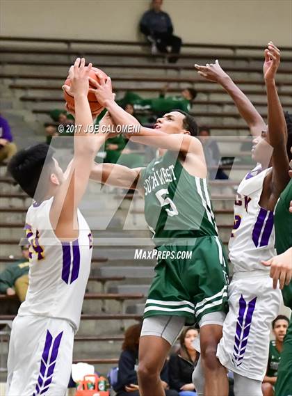 Thumbnail 1 in Brackenridge Vs Southwest (SAISD Invitational) photogallery.