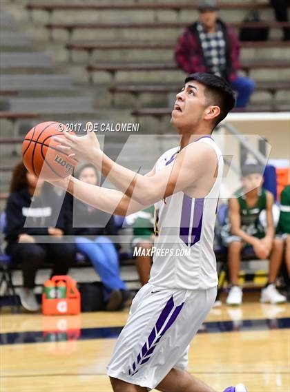 Thumbnail 1 in Brackenridge Vs Southwest (SAISD Invitational) photogallery.