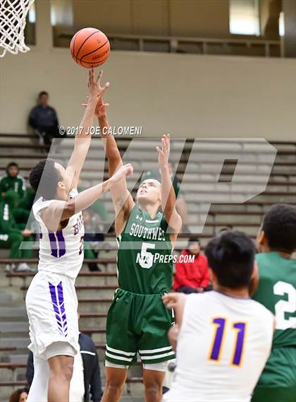 Thumbnail 2 in Brackenridge Vs Southwest (SAISD Invitational) photogallery.